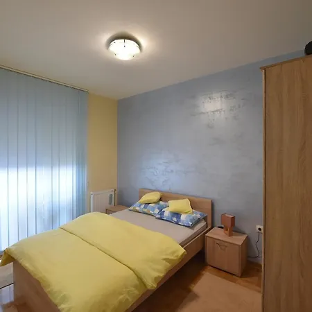Apartment Sinisa With Garage Novi Sad